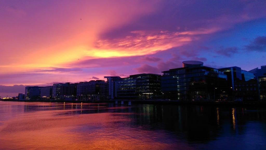 3 tips to optimise your cv to land your ideal job in dublin - CV to Dublin - Grand Canal Docks - Samuel Beckett Bridge